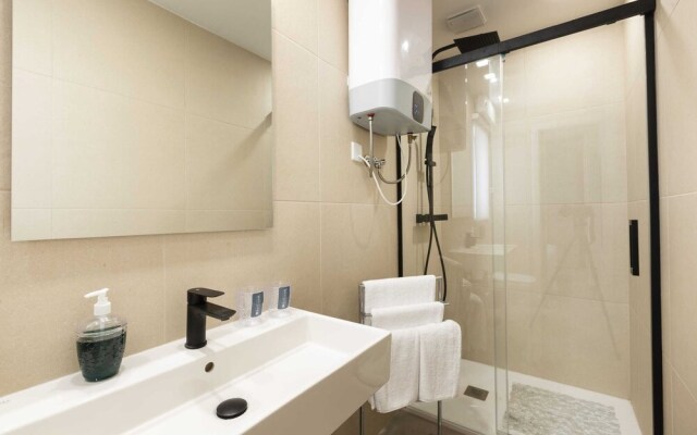 Gzira Suite 13