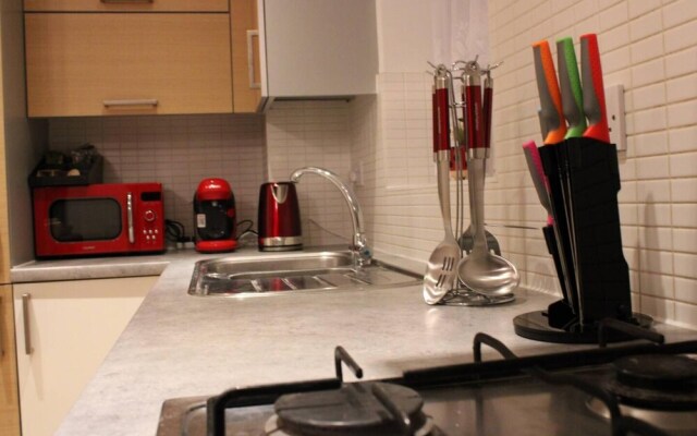 Impeccable Spacious 1-bed Apart in London Dagenham