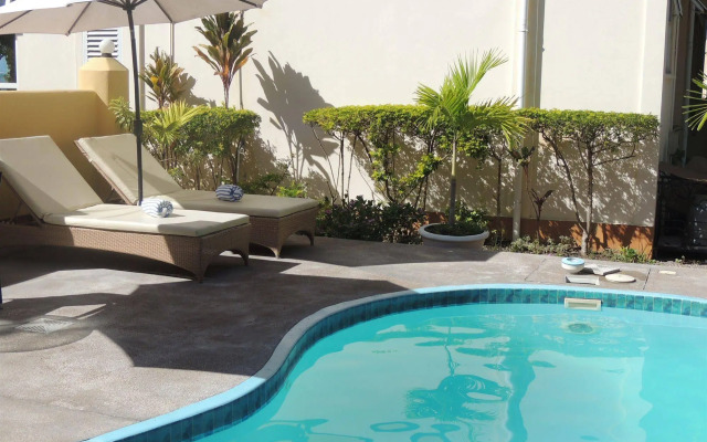Reef Holiday Apartments