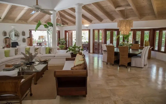 Villa Las Piñas