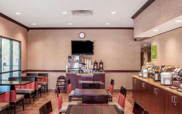 Quality Inn Near Walden Galleria Mall