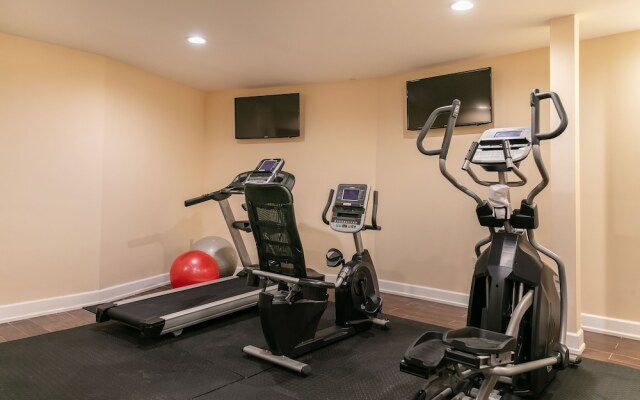 Bicycle Street Inn and Suites