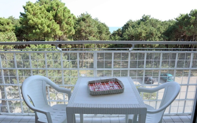 Modern Two-bedroom Apartment With Seaview Balcony