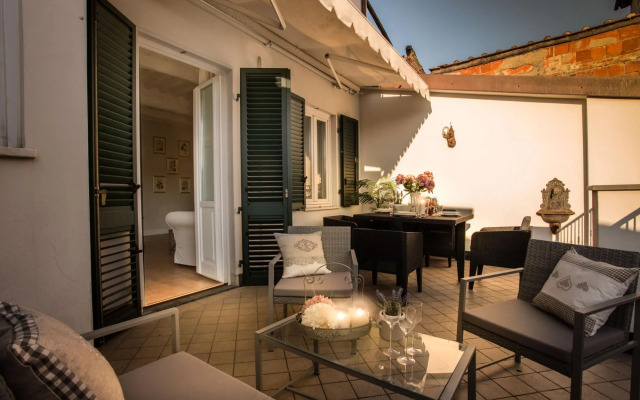 Casa Raffa in Lucca With 2 Bedrooms and 2 Bathrooms