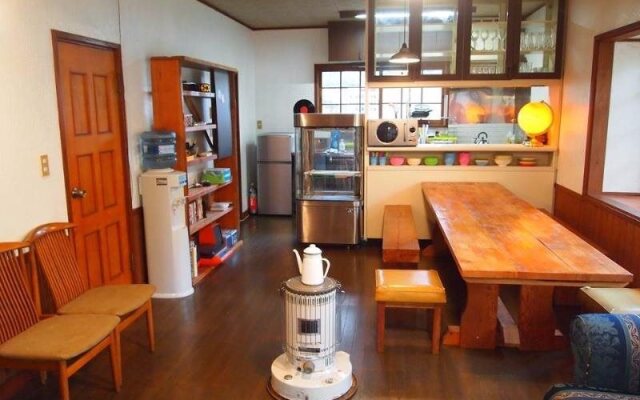Share & Guest House Hakuba Share