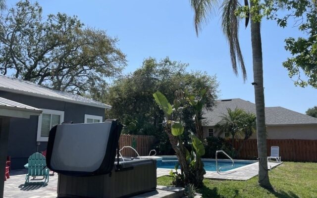 Floridays Vacation Home with Pool near to beach by RedAwning