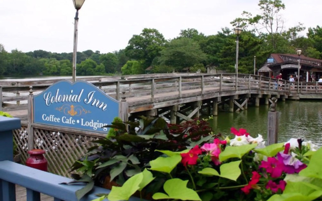 Colonial Inn