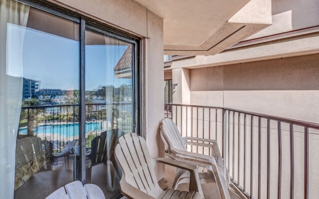 Yacht Club 7536 by Vtrips