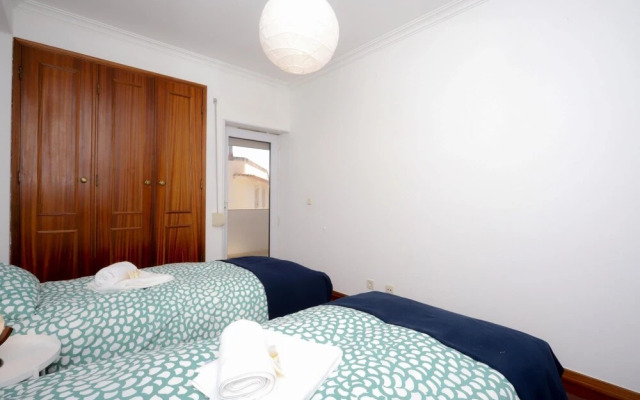 Sea View Apartment by Rent4all