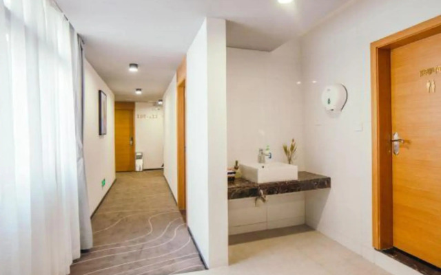 Youmihaoyoung Hotel (Wulingge Pedestrian Street)