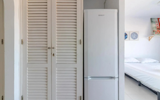 OceanFront Flat I by Canary365