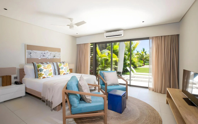 The Bay Club at Anahita