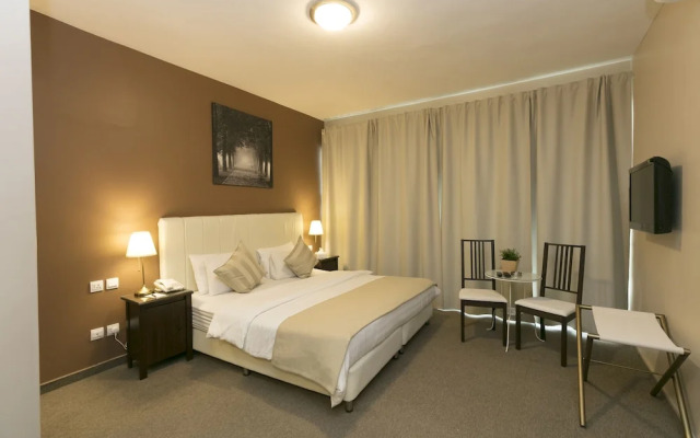 Yellow Rose Hotel