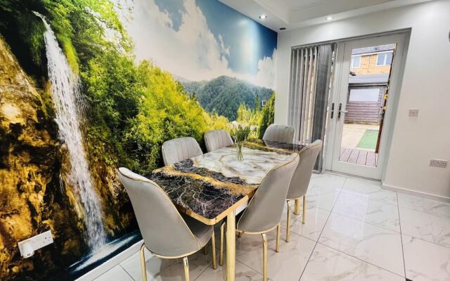 3-bed House in Northolt