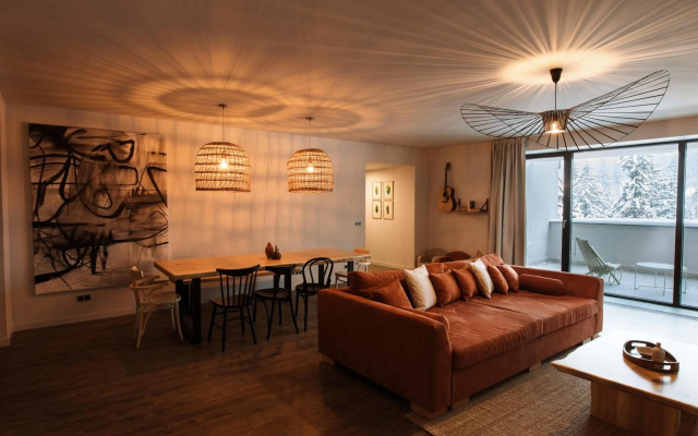 Silver Pine Apartment