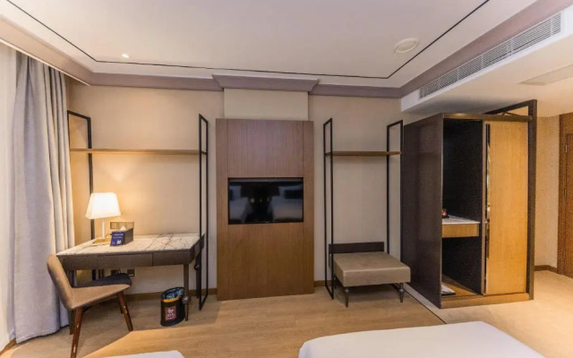 Yitel Premium (Shanghai Wujiaochang Metro Station)