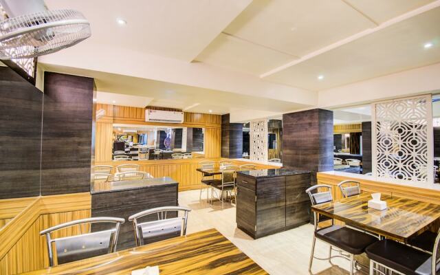 OYO 11576 Hotel Krishna Regency