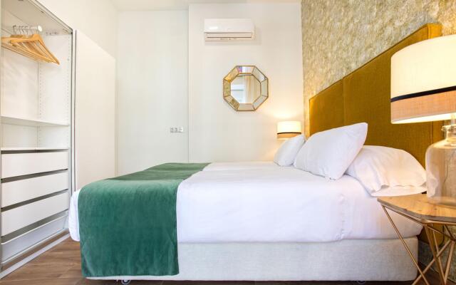 Modern 1 BD apartment in the city center. Recaredo V