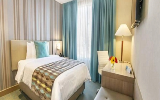 Hotel Plaza Suites