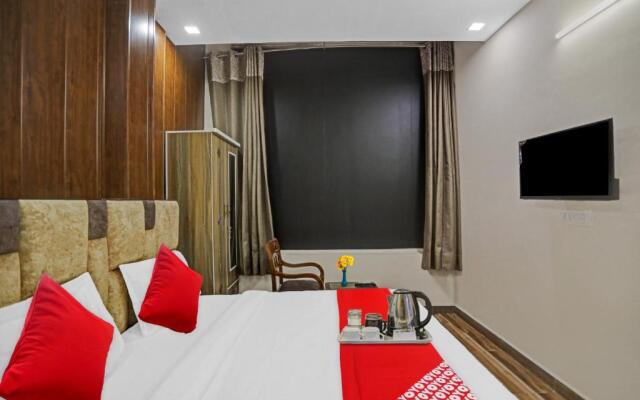 OYO Flagship 70247 Hotel Lavish