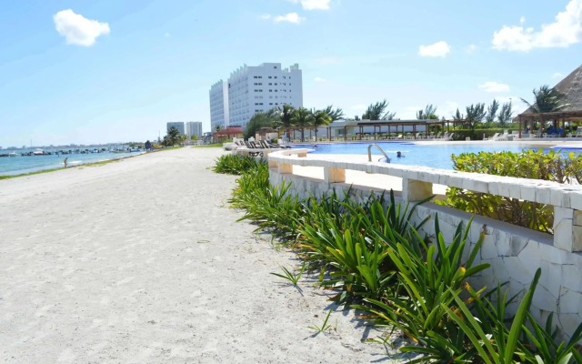 Amara Cancun Beachfront Condos