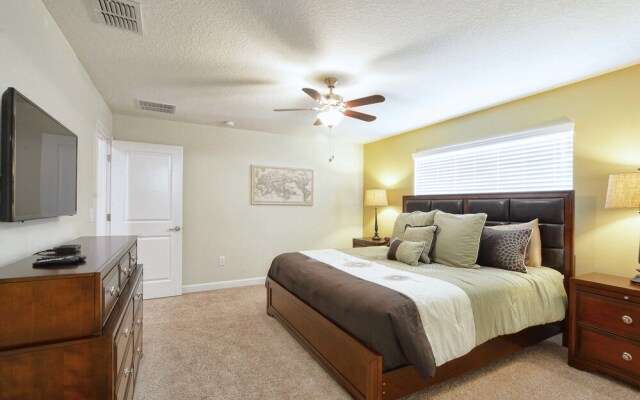 Storey Lake 4 Bedroom Townhome w Splashpool - 1619ST