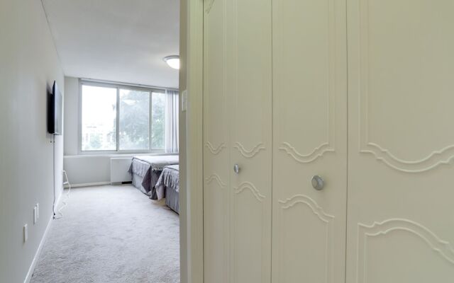 Magnificent Condo Crystal City With Gym