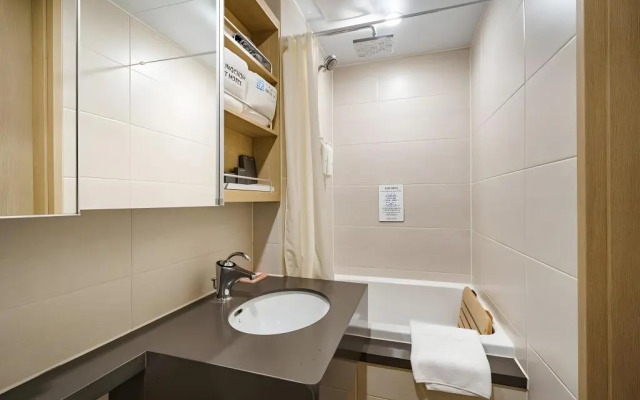 Chungchoho Best Hotel