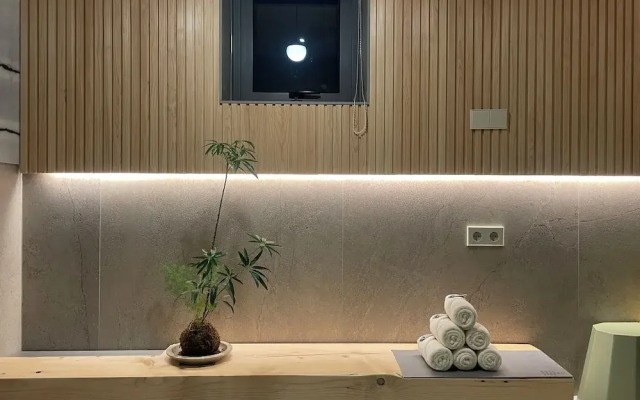 PBr7 Hotel Unusual Stay