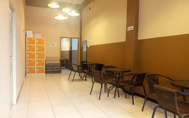 Pondok Backpacker City Square