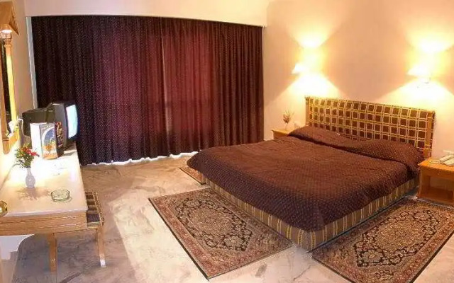Aquaterra Bahia Beach Hotel