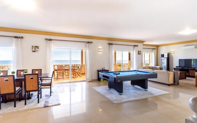 CoolHouses Algarve Luz, 5 bed villa & pool, Casa N