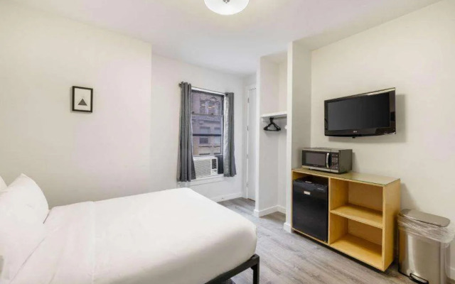 Hotel 27 by LuxUrban