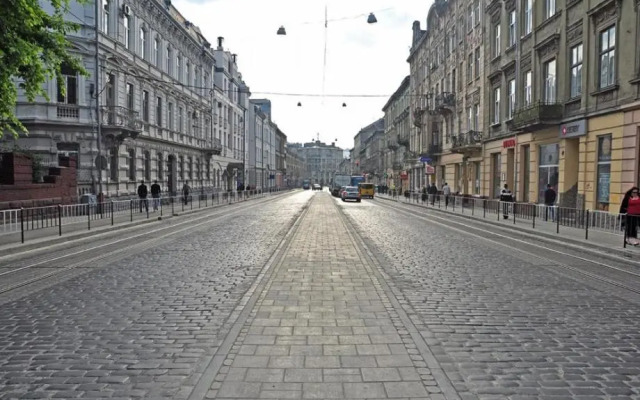 Городоцька 58, недалеко від жд вокзалу, центр