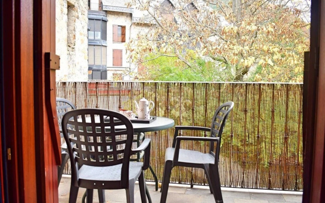 Arás Home. Gran Cocina, Terraza y Garaje