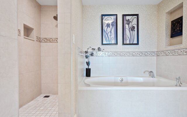 Rvh_327r The Grande 2 Bedroom Condo