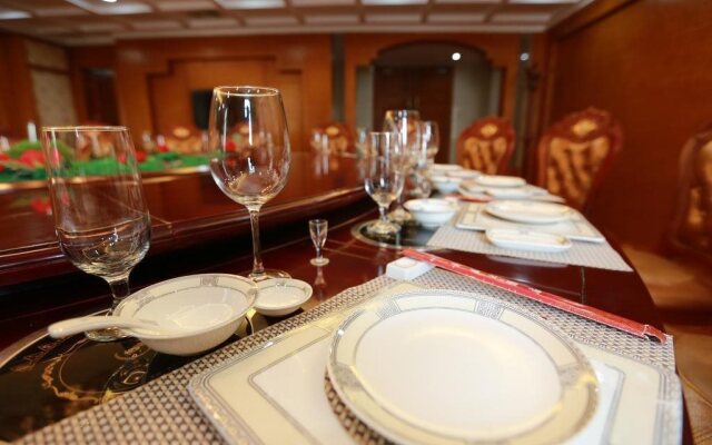 Qinzhou Jingtai Grand Hotel