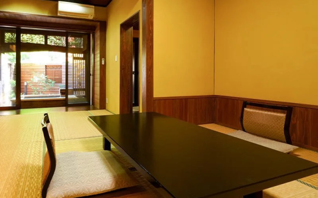 Ureshino Onsen Kujaku