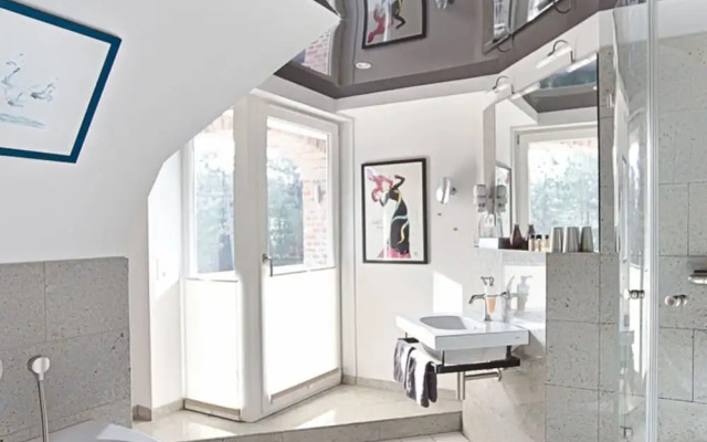 14 Bohler Brise Modern Retreat