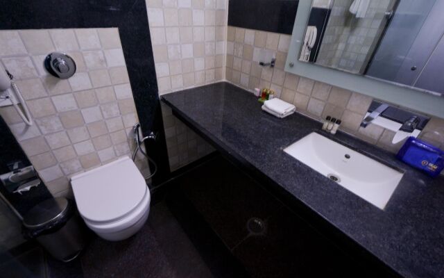 OYO Premium JHV Mall Cantonment