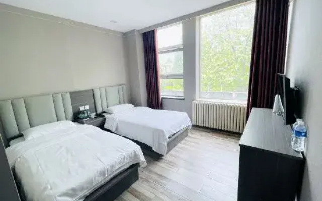 Xuri Boutique Hotel (Yizhuang Tianhua West Road)
