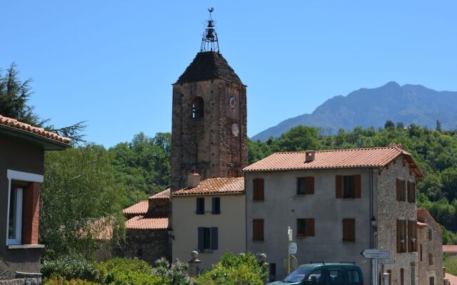 Quaint Holiday Home in Languedoc-roussillon With Garden