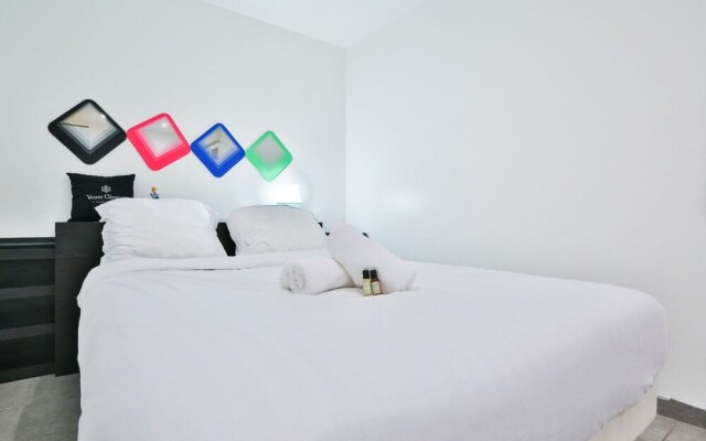 Spacious Apartment for 6, Ideally Located!