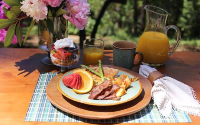 Ponderosa Ridge A B & B