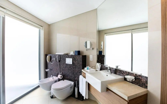 Majestic Arjaan by Rotana Hotel