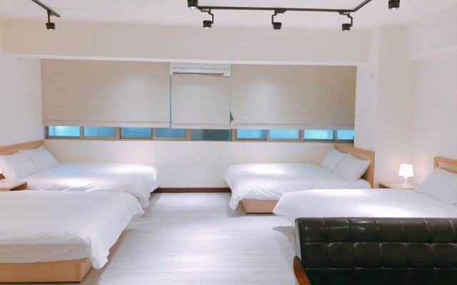 Taipei Apt.4 MRT Ximen Station Suite