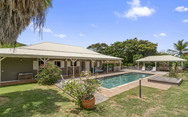 Villa Neivy - 5 ch, grande piscine, à 3 min de la plage