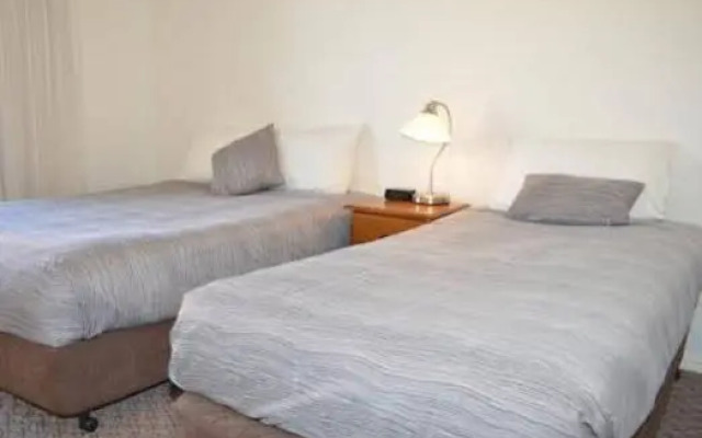 Redland Bay Motel