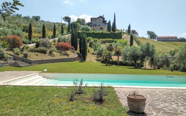 Beautiful Home in Serre With Wifi, 3 Bedrooms and Outdoor Swimming Pool