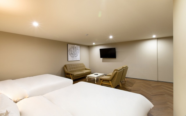 Brown Dot Hotel Minam
